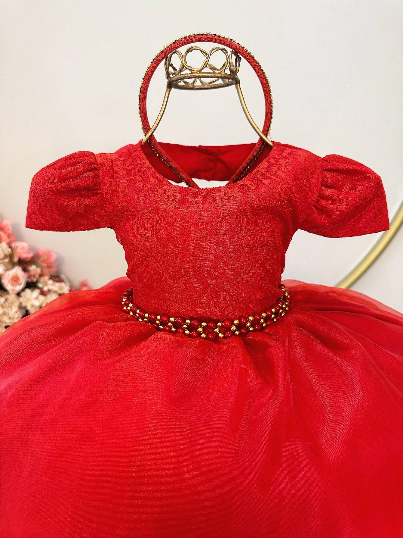 Vestido infantil rojo con encaje de lujo, cinturón de perlas y tiara