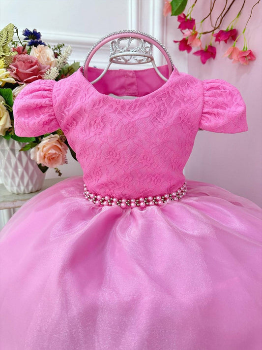 Vestido de dama de honor de encaje rosa chicle con perlas y tiara 