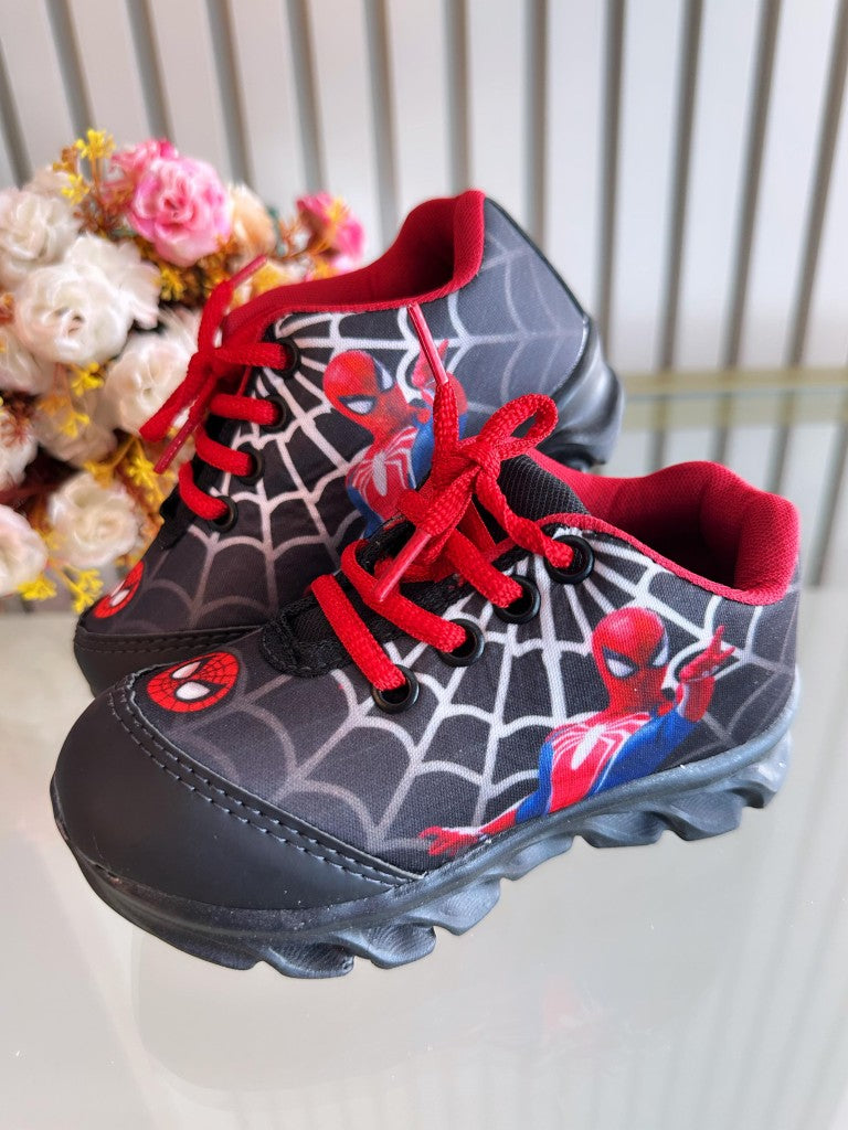 Zapatillas negras de Spider-Man para niño con LED