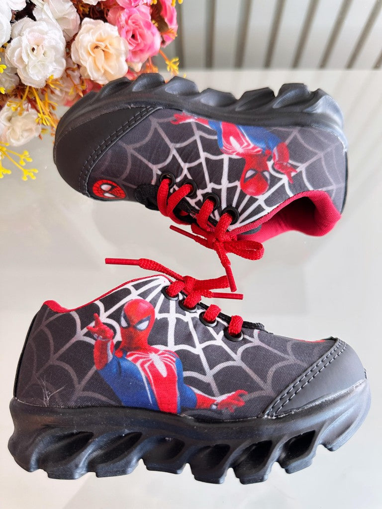 Zapatillas negras de Spider-Man para niño con LED
