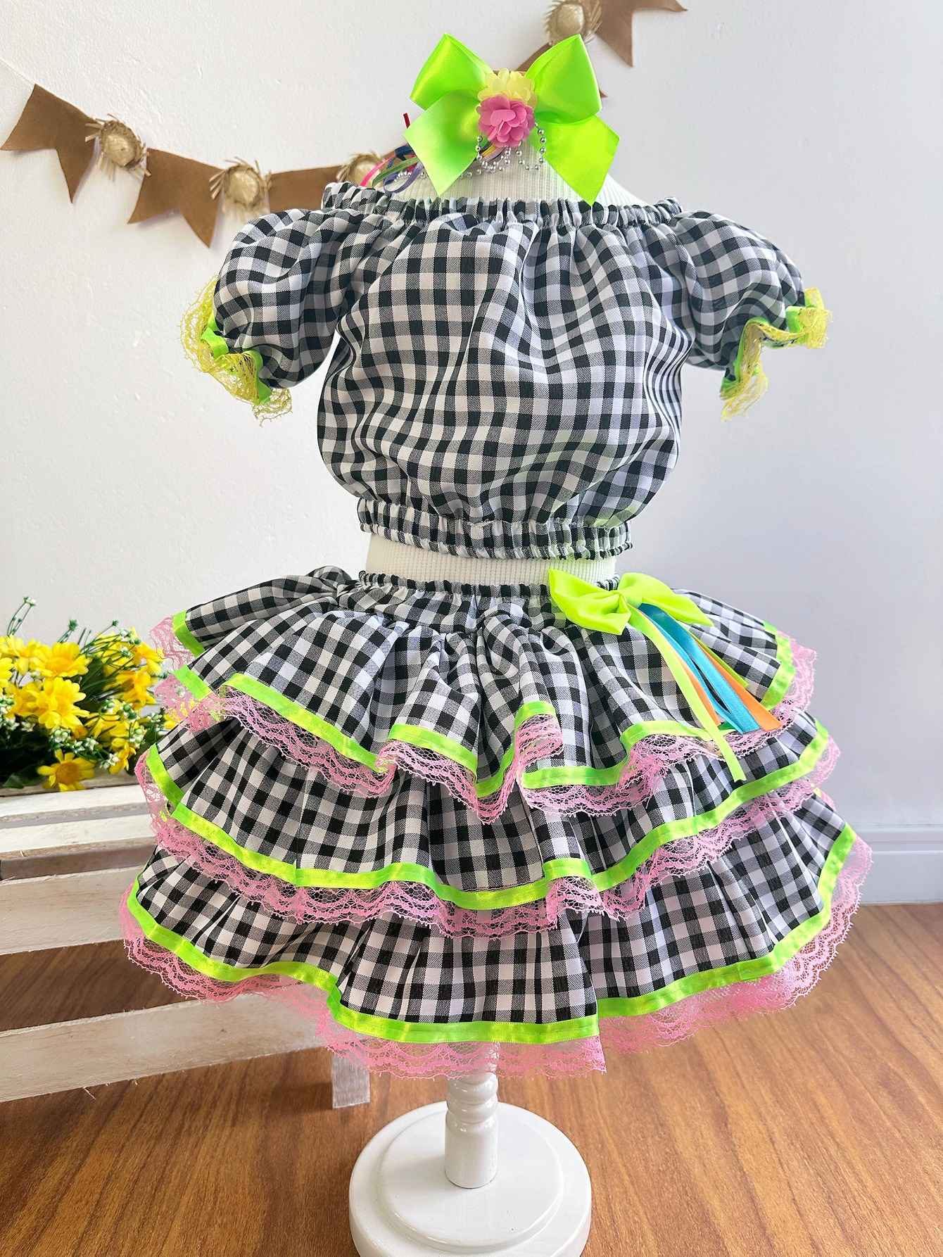 Conjunto corto de cuadros negros Junino para niña con falda de lujo