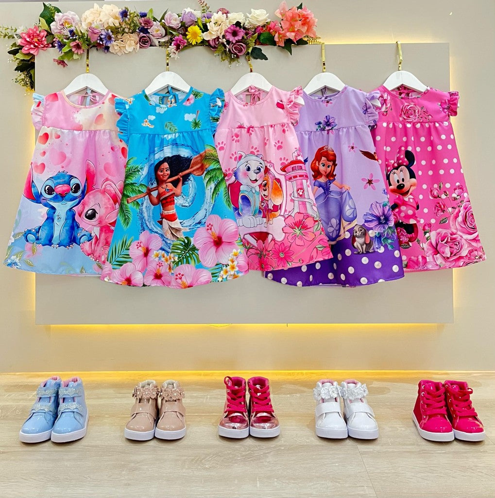 Vestido trapecio infantil de Minnie Mouse en rosa con mangas esponjosas