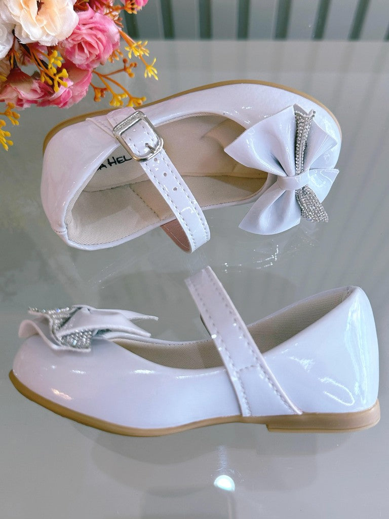 Zapato de charol blanco con aplique de lazo de diamantes de imitación de lujo 