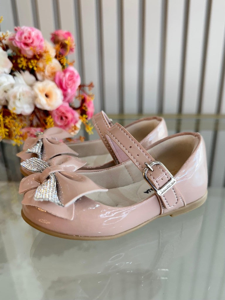 Zapatos de salón de charol color piel con aplique de lazo de diamantes de imitación de lujo 