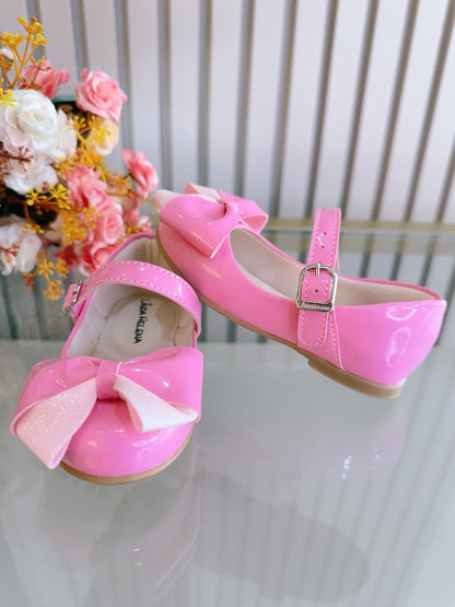 Zapatos de charol rosa chicle con aplique de lazo de lujo 