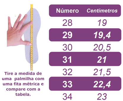 Zapatos infantiles de charol color nude con aplique de lazo de diamantes de imitación 