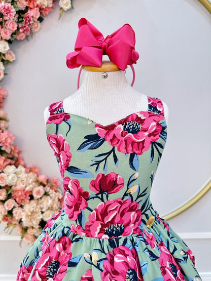 Vestido infantil informal de primavera y verano con estampado floral verde y colorido 