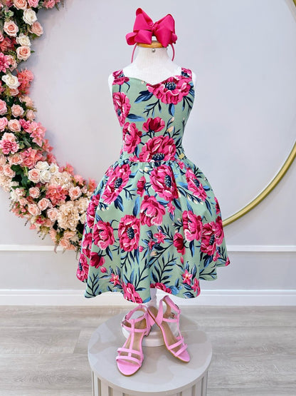 Vestido infantil informal de primavera y verano con estampado floral verde y colorido 