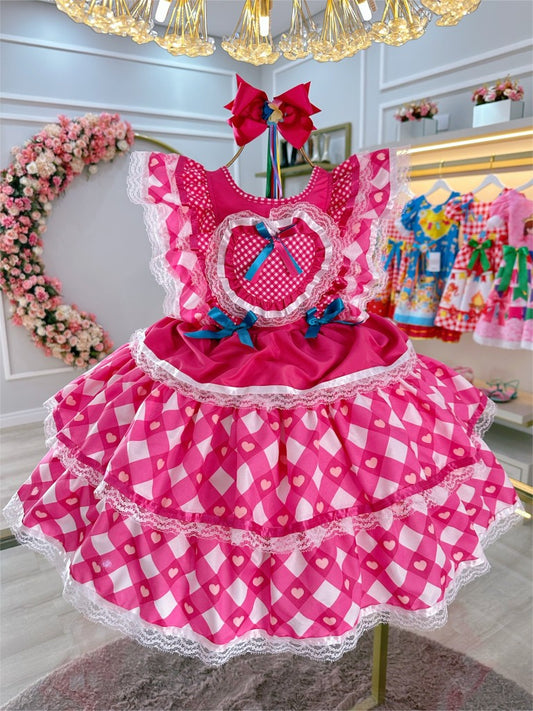 Vestido infantil caipira Junino rosa con diseño de corazones