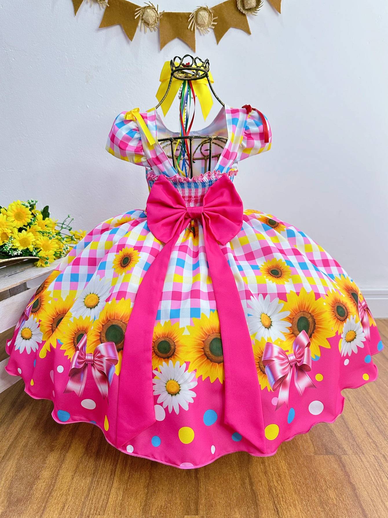 Fiesta infantil de Arraiá de junio: vestido rosa a cuadros de San Juan