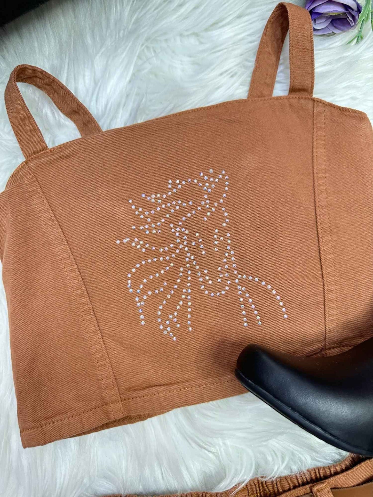 Conjunto infantil de blusa y pantalón corto informal de sarga marrón Boiadeira
