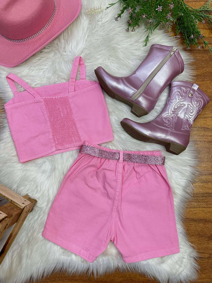 Conjunto infantil casual de blusa y pantalón corto de sarga rosa tipo boiadeira