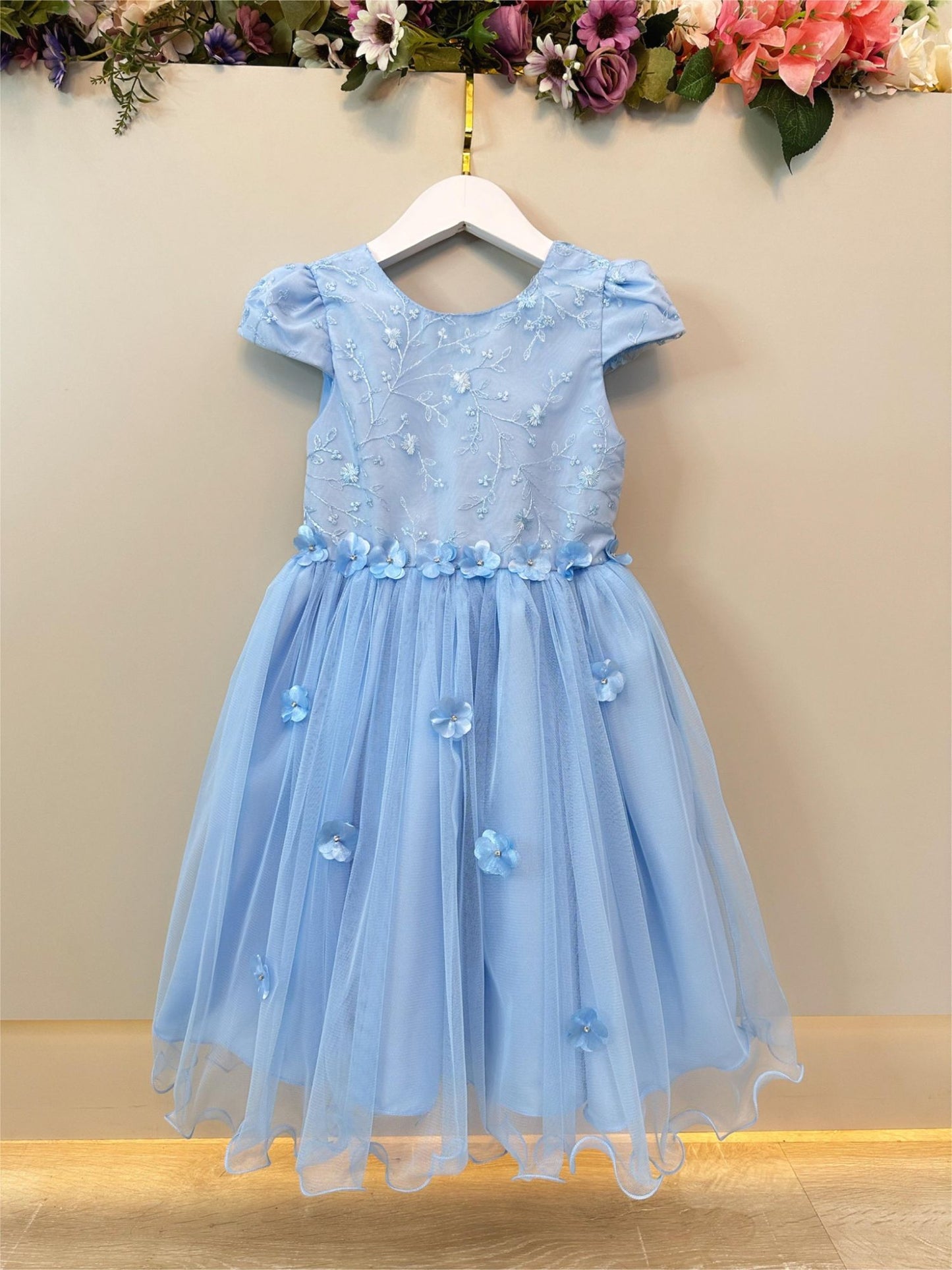Vestido infantil azul claro con encaje Jardín Encantado