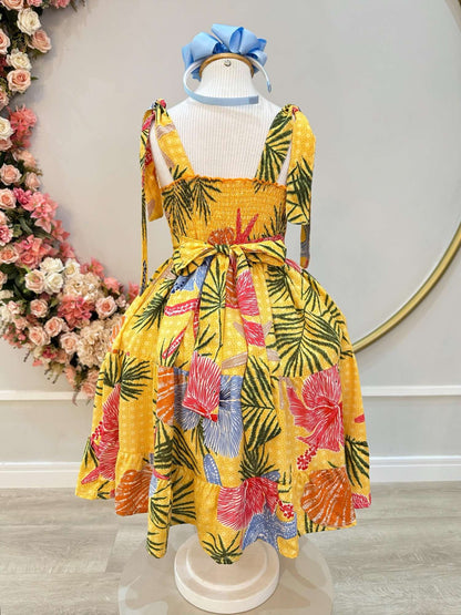 Vestido infantil casual de primavera con estampado floral amarillo y colorido 