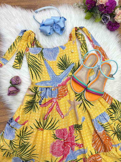 Vestido infantil casual de primavera con estampado floral amarillo y colorido 