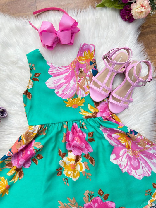 Vestido infantil informal de primavera y verano con estampado floral verde 