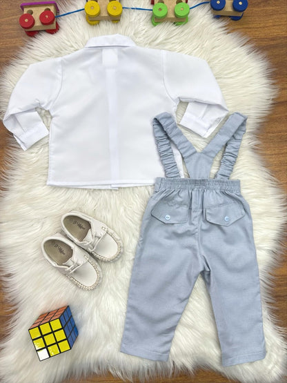Conjunto social para bebé, camisa blanca, pantalón con tirantes y corbata azul