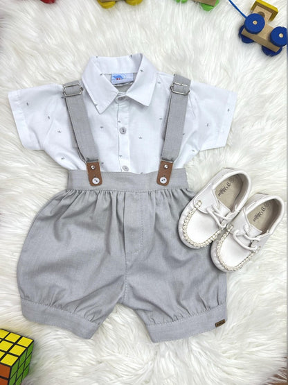 Conjunto social para bebé, camisa blanca, pantalón corto, corbata y tirantes grises