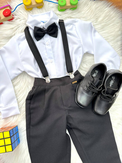 Conjunto formal de paje: camisa blanca, pantalón y tirantes negros