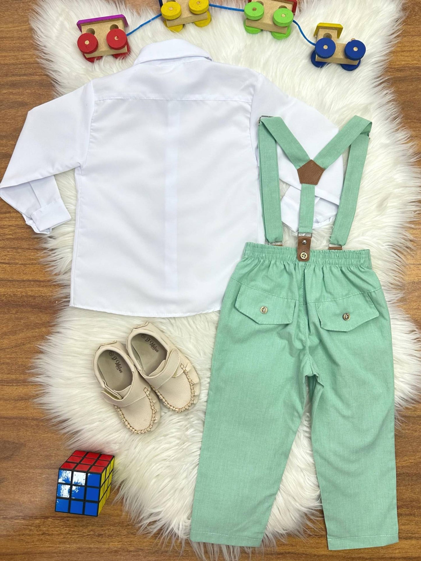 Conjunto Formal Camisa Blanca con Pantalón Corbata y Tirantes Verdes
