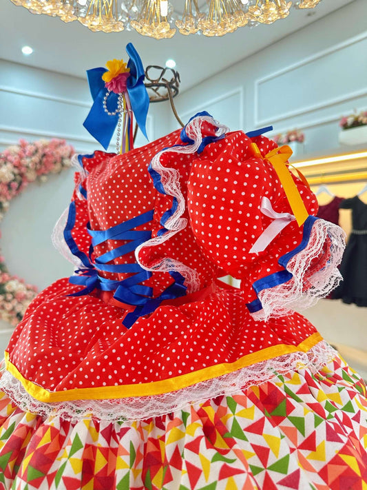 Vestido y falda Arraiá Junino rojo con volantes de colores