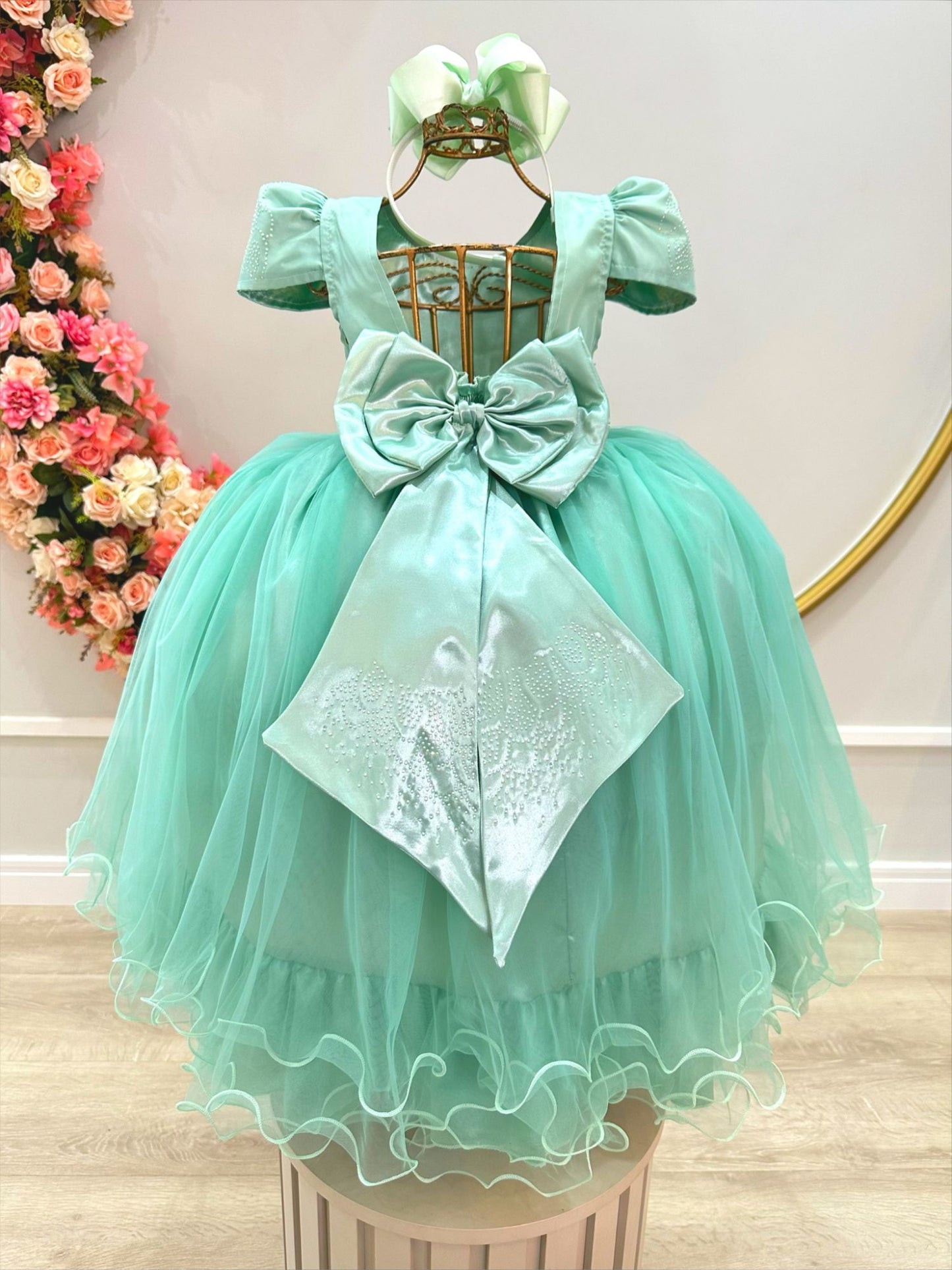 Vestido infantil verde menta con pedrería para bodas, fiestas y eventos de lujo.