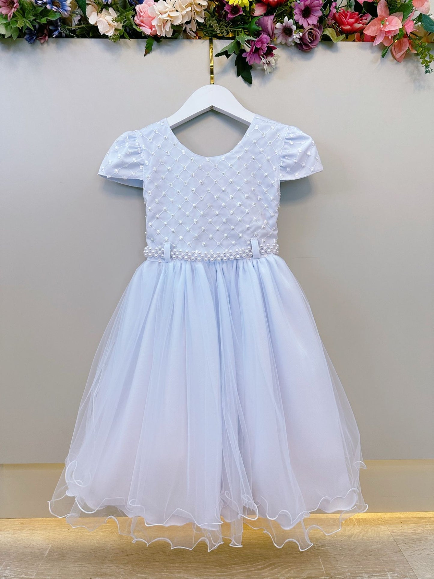 Vestido infantil blanco con busto y encaje para bodas