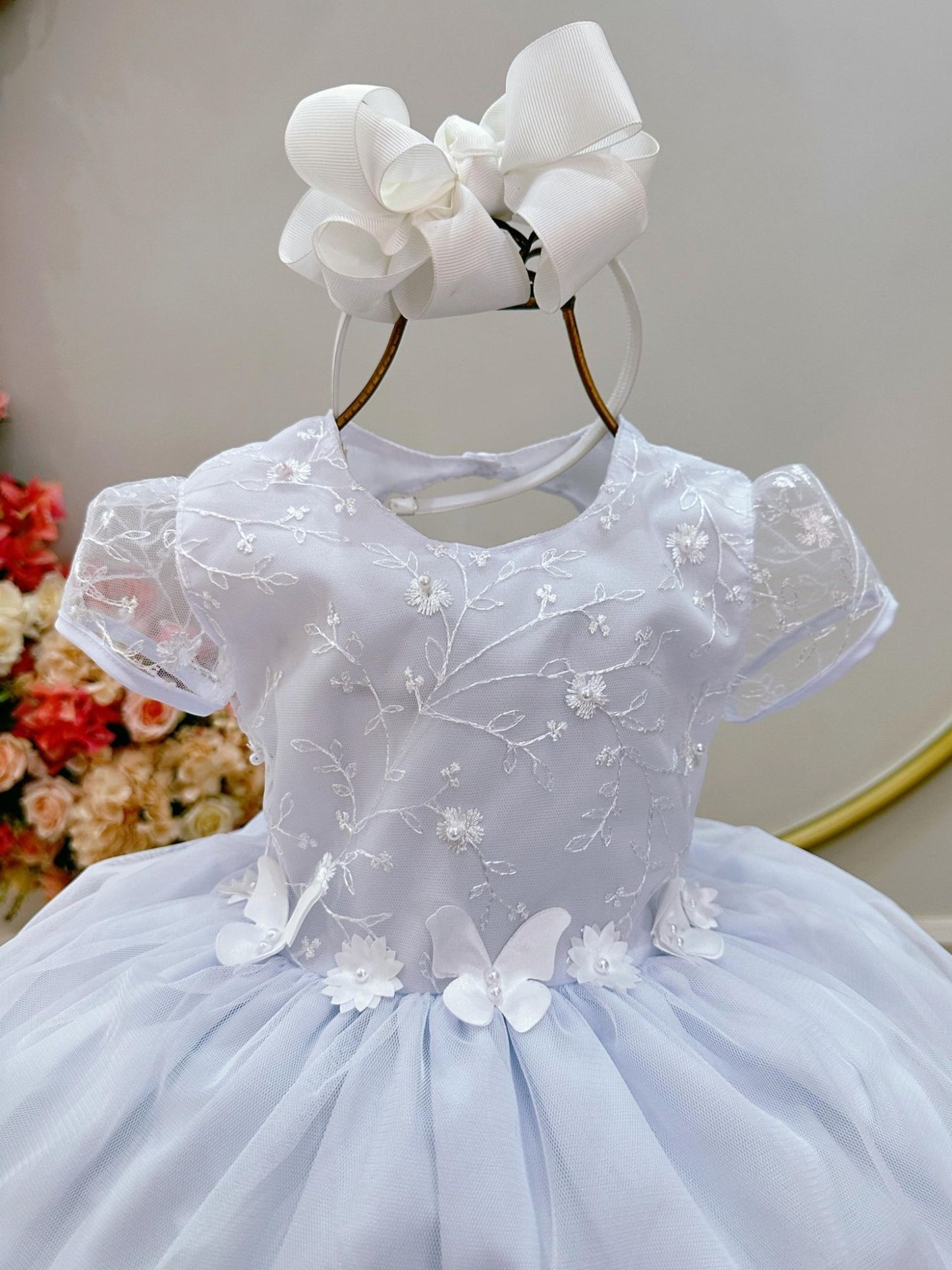 Vestido infantil blanco Jardín Encantado con falda con volantes