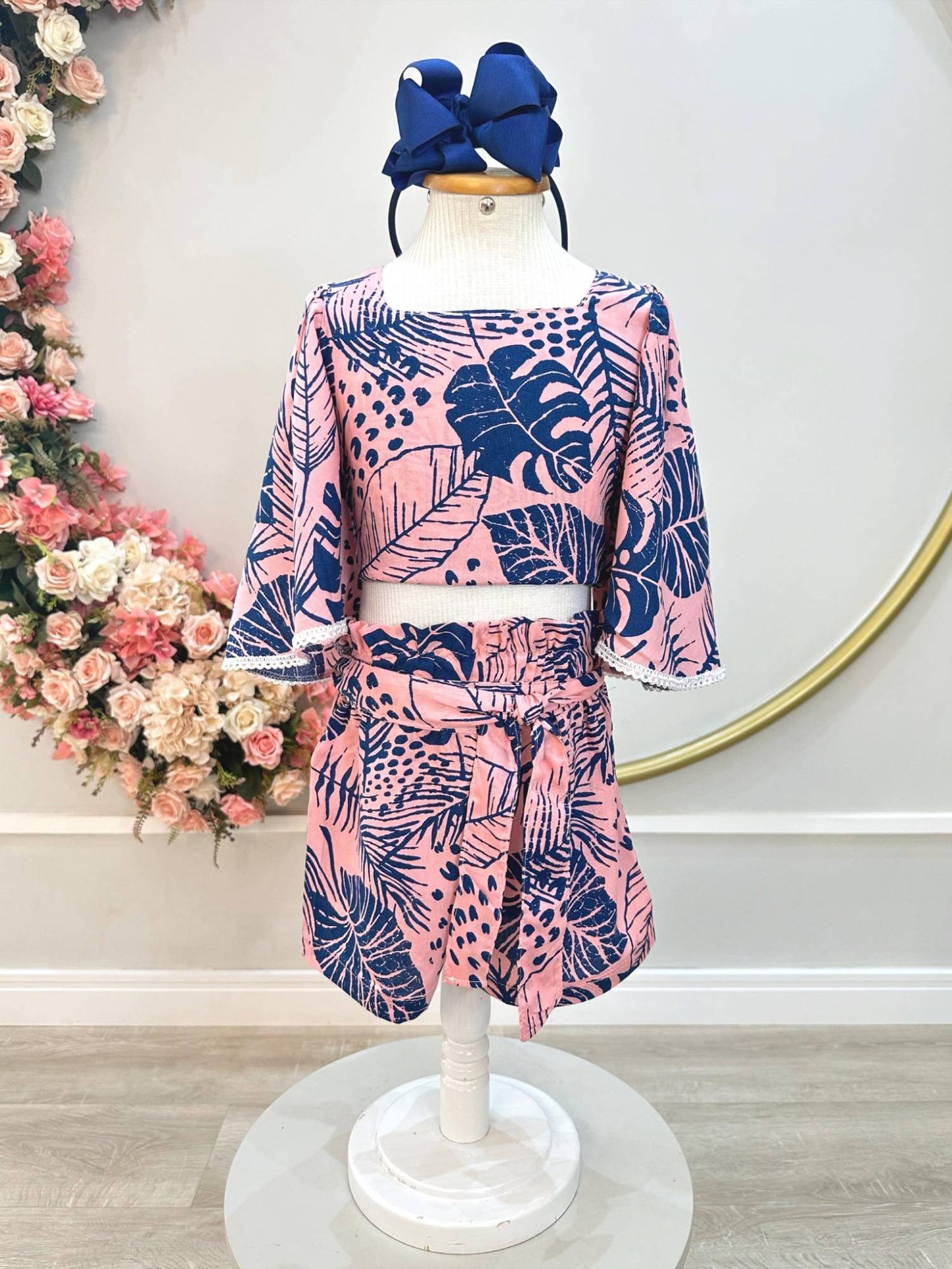 Conjunto corto floral rosa y azul para niña, informal, primavera