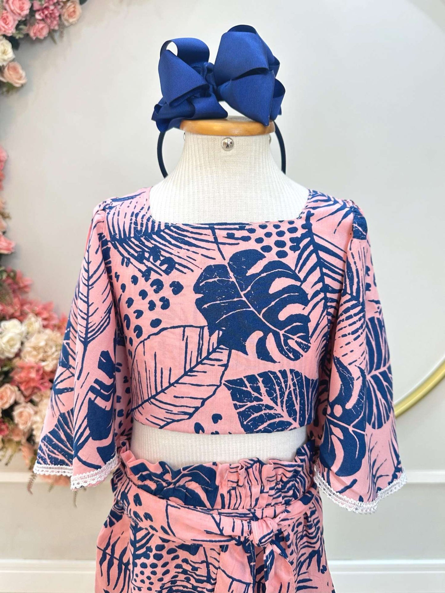 Conjunto corto floral rosa y azul para niña, informal, primavera