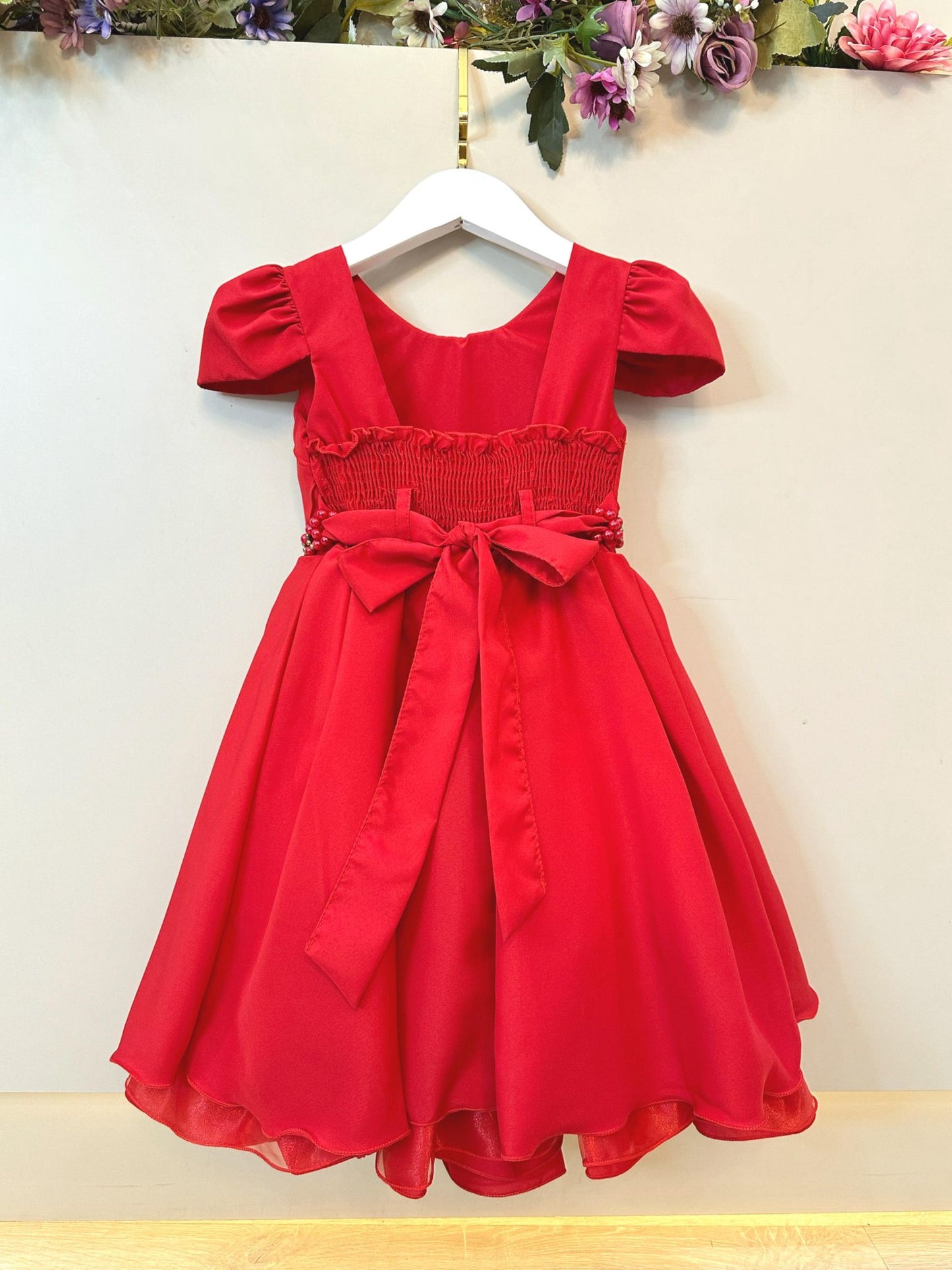 Vestido infantil rojo con cinturón de perlas, boda de lujo