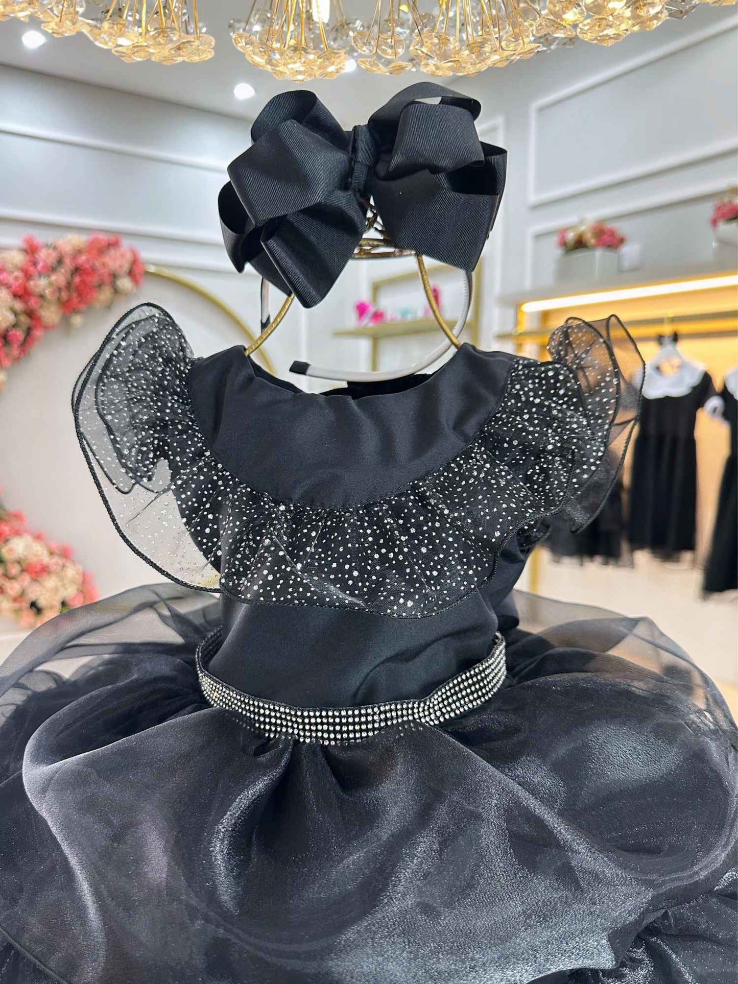Vestido infantil Wandinha negro con cinturón de diamantes de imitación de lujo