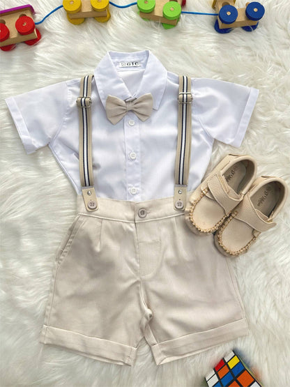 Conjunto social para paje: camisa blanca, pantalones cortos y tirantes beige claro 